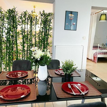 Sicci Villa Near The Airport & Sea 아테네 외부 사진