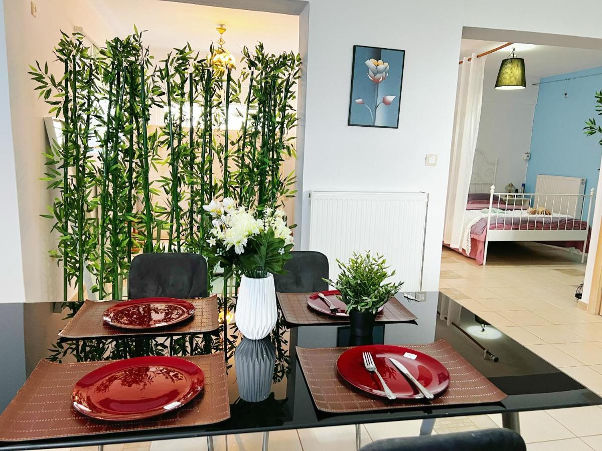 Sicci Villa Near The Airport & Sea 아테네 외부 사진