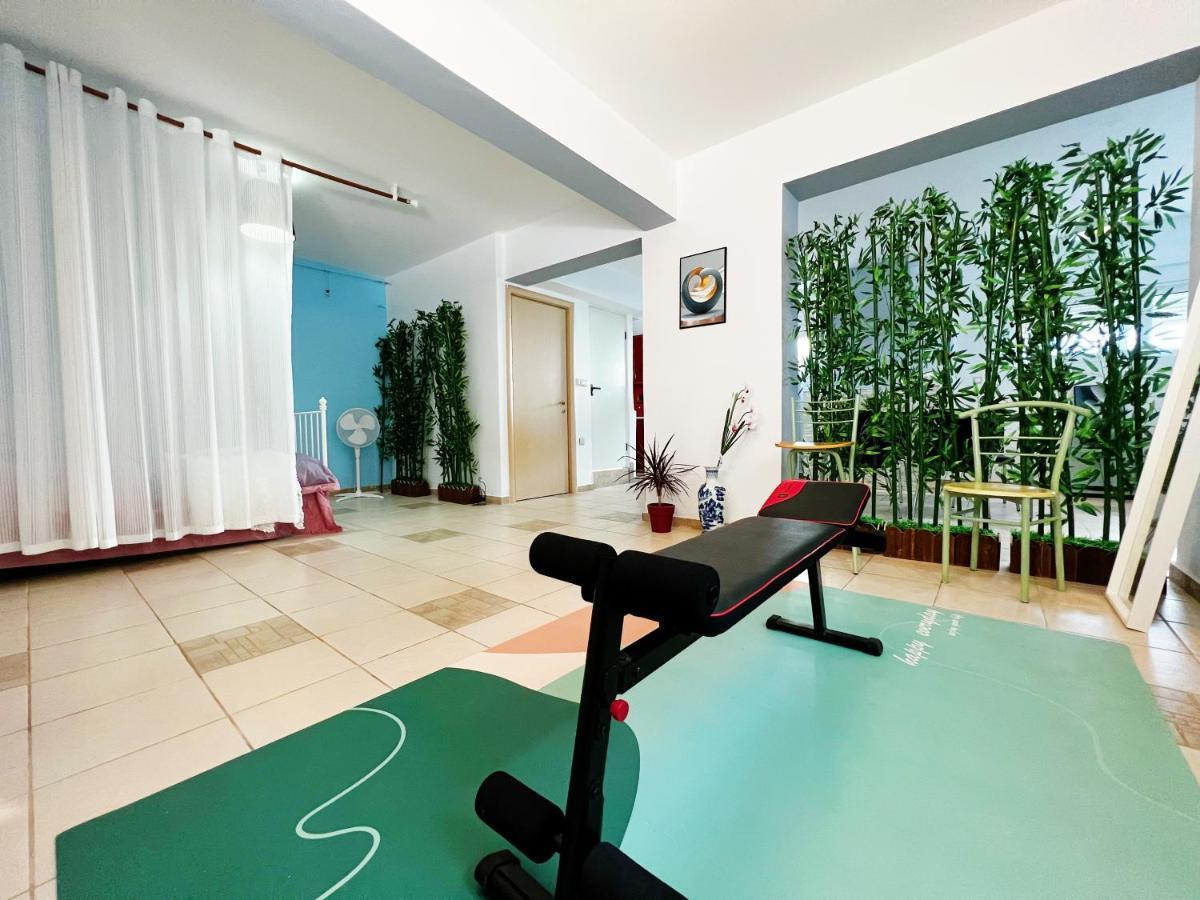 Sicci Villa Near The Airport & Sea 아테네 외부 사진